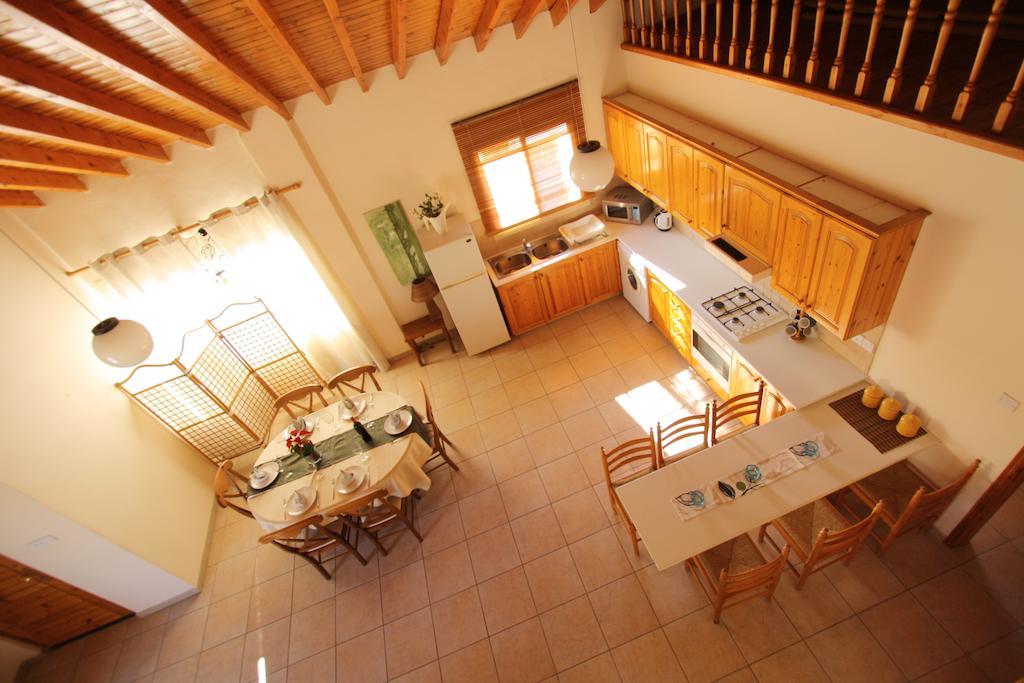 Hilltop Chalet Pissouri Rum bild