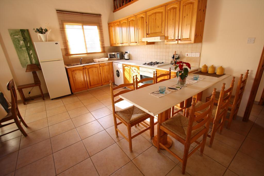 Hilltop Chalet Pissouri Exteriör bild